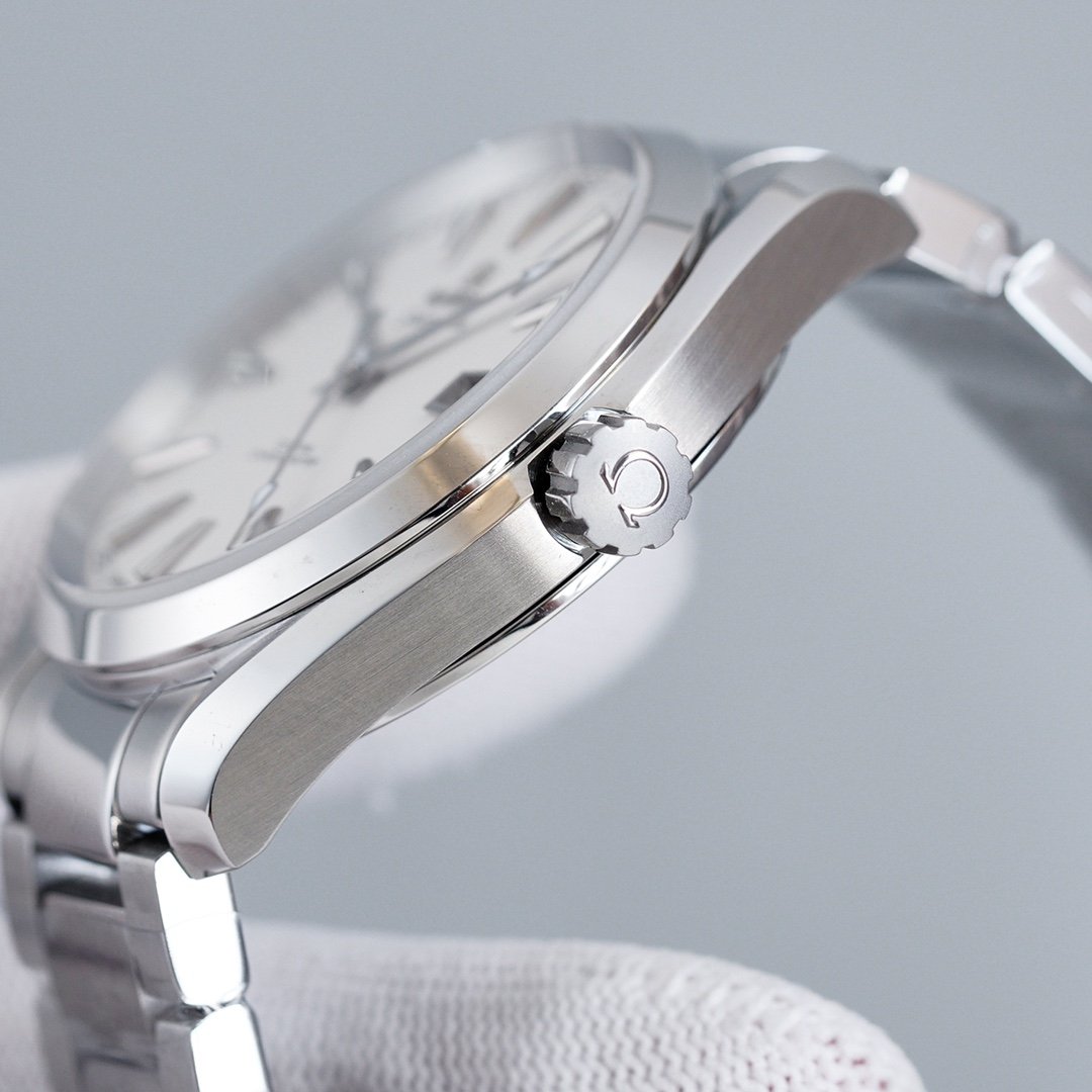SEAMASTER AQUA TERRA 150M CO-AXIAL WHITE DIAL