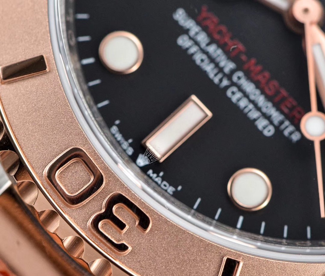 YACHT-MASTER EVEROSE GOLD BLACK DIAL