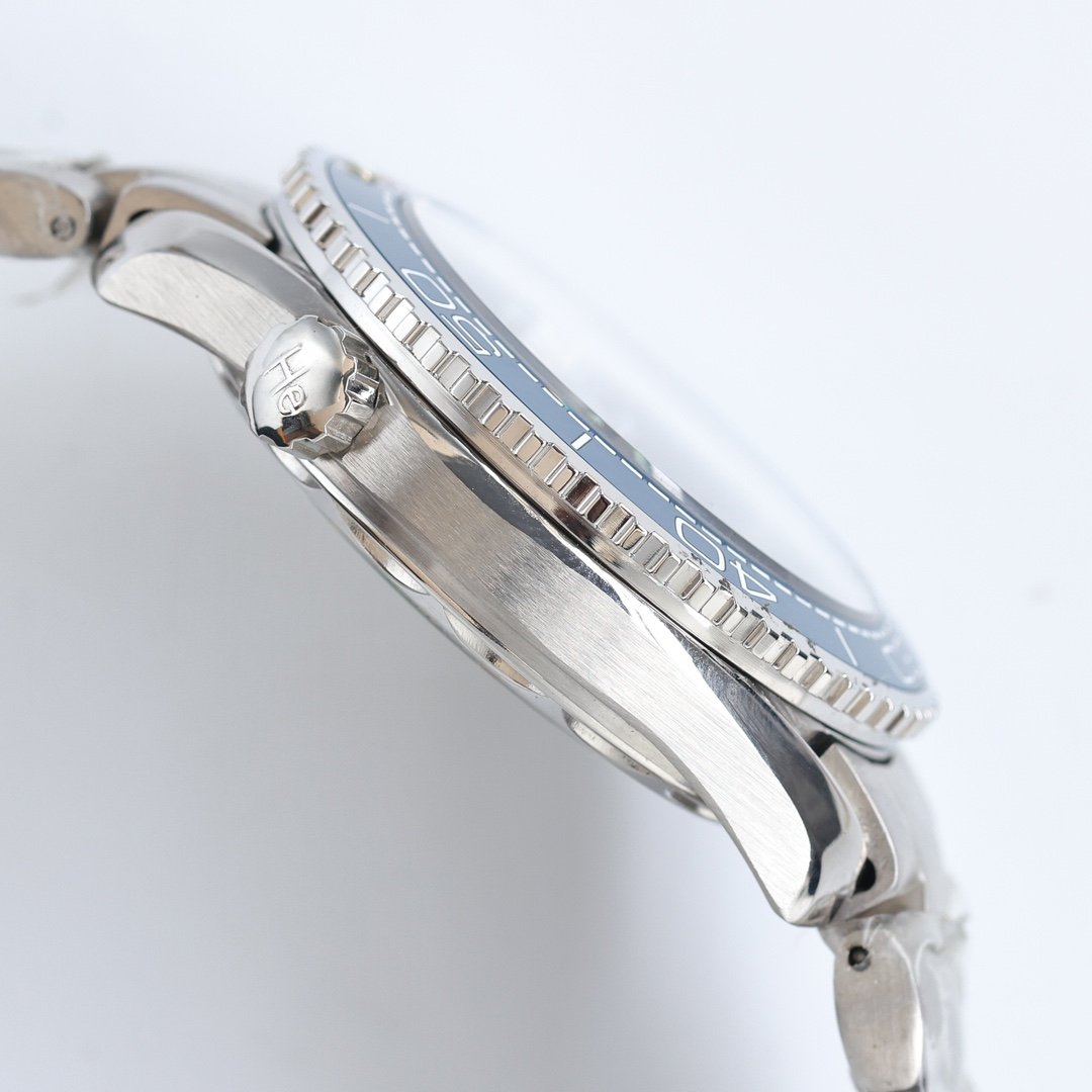 SEMASTER PLANET OCEAN 600M CERAMIC BLUE DIAL STEEL BRACELET