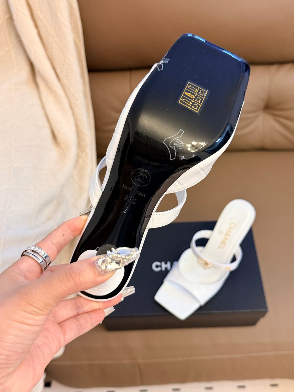 CC 26A Camellia Double C Square Toe Mules 10cm White Stone-Grain Cowhide 888703
