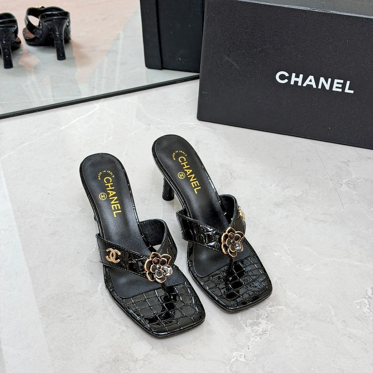 CC 26A Camellia Double C Thong Sandals 8.5CM Black Stone-Grain Cowhide 938251