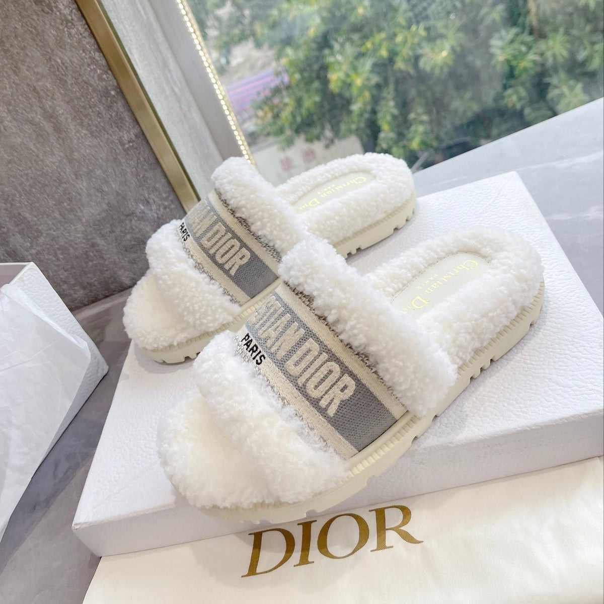 CD 25 Flat Slippers White Gray Wool 395564