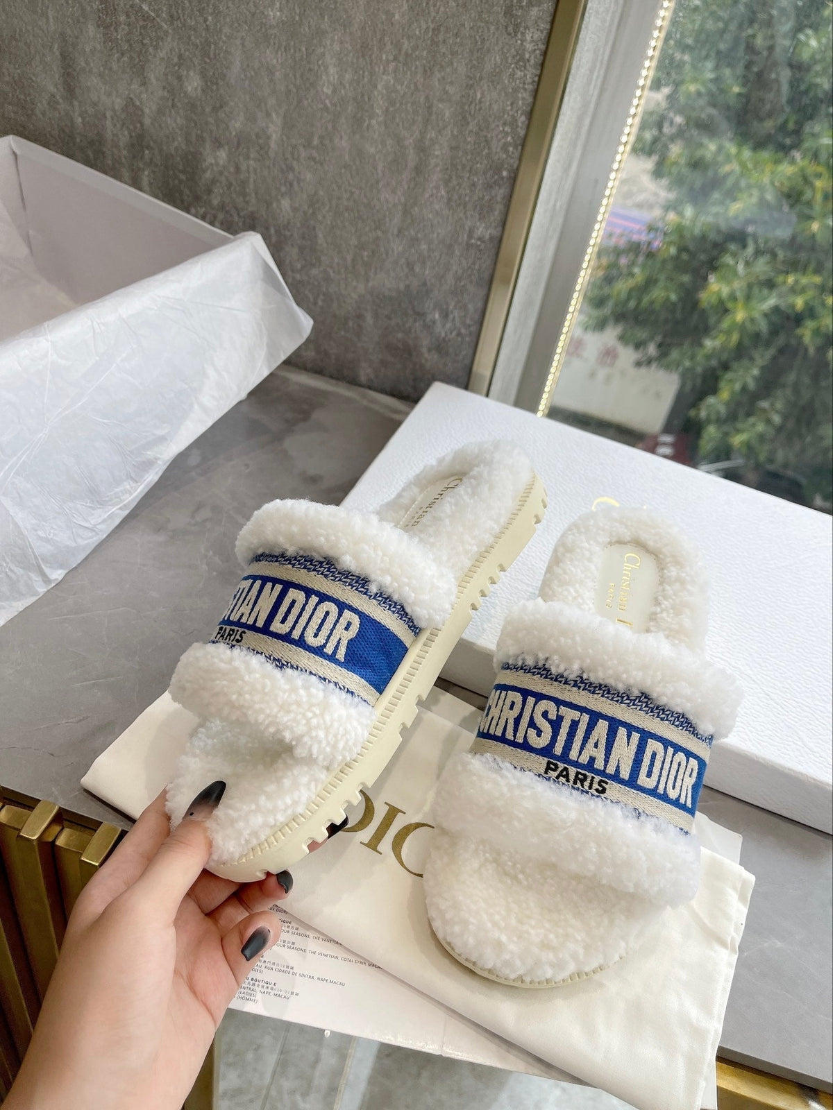CD 25 Flat Slippers White Blue Wool 395569
