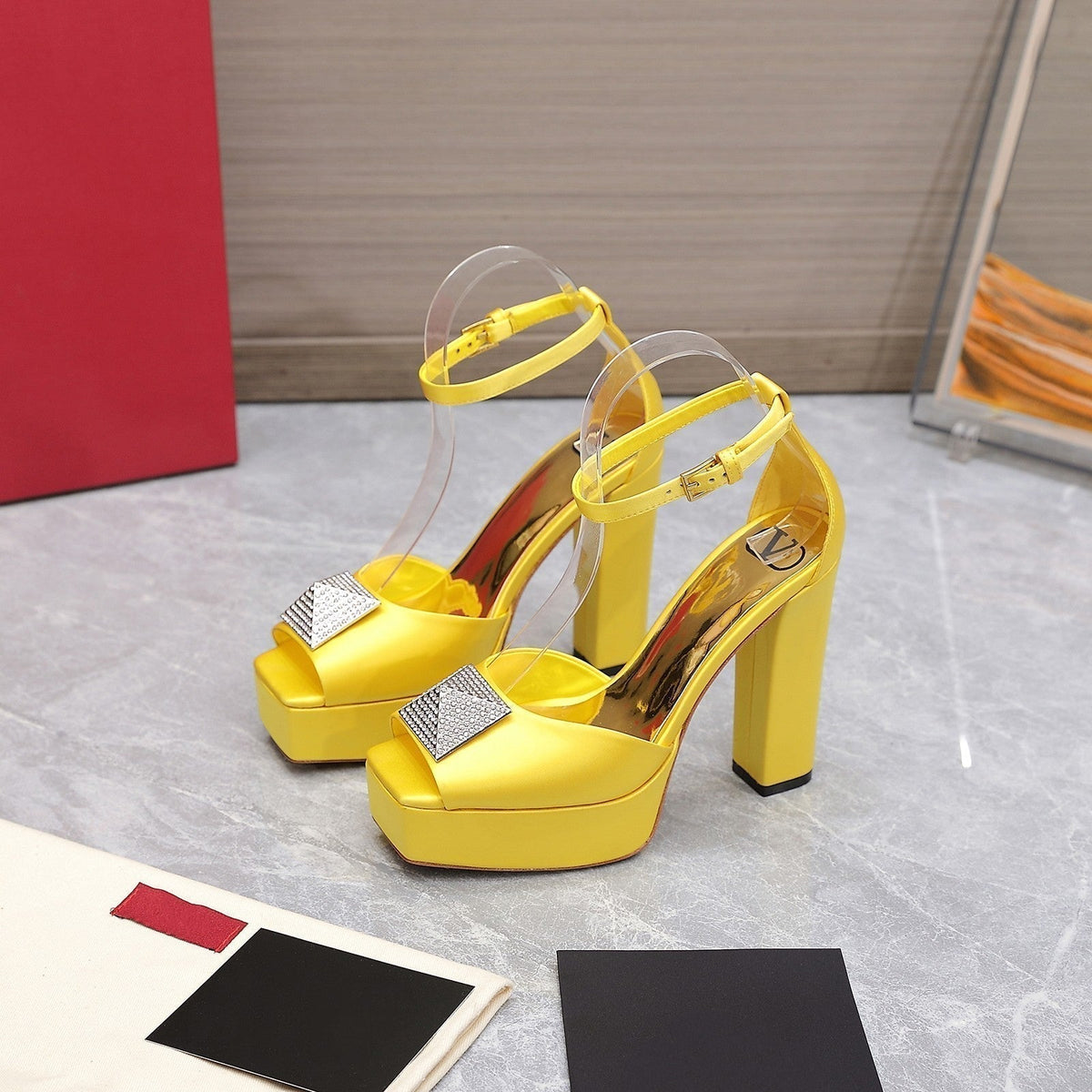 Open Toe Pump With One Stud Diamond Patent Yellow Leather 130MM