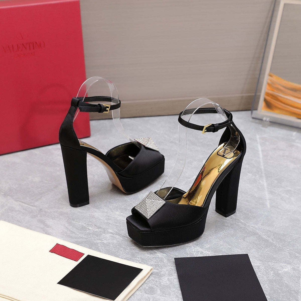 Open Toe Pump With One Stud Diamond Patent Black Leather 130MM