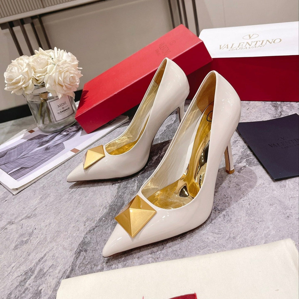 VT 25 Toe Pumps White Patent Leather