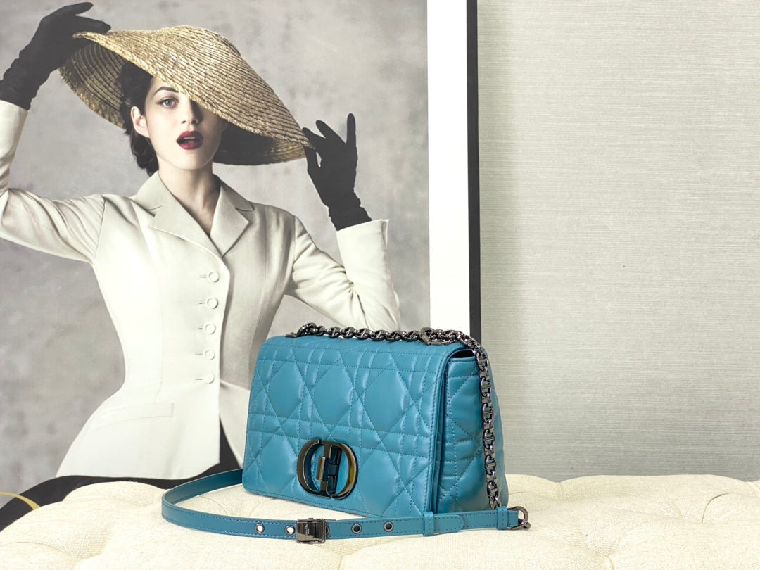 medium caro 25.5 azure blue black hardware