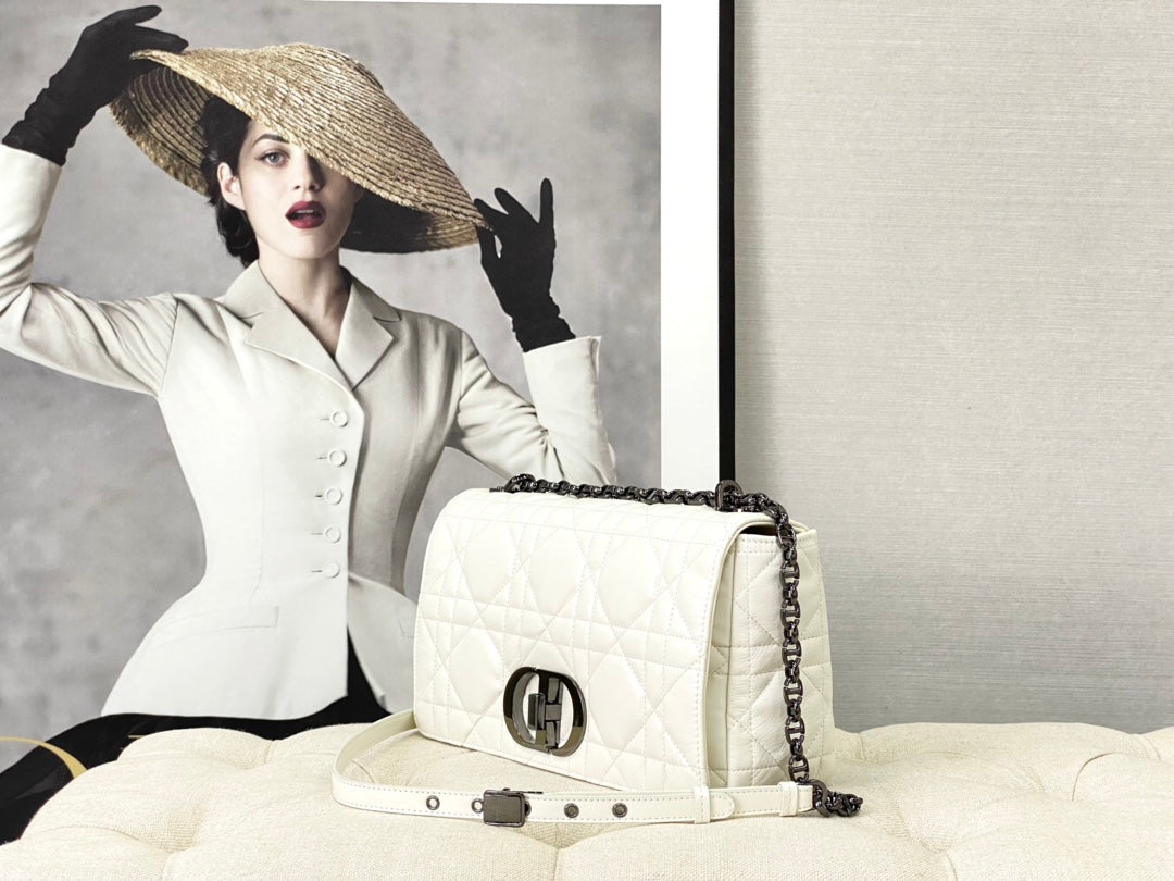 LARGE CARO BAG 28 WHITE CALFSKIN BLACK HARDWARE