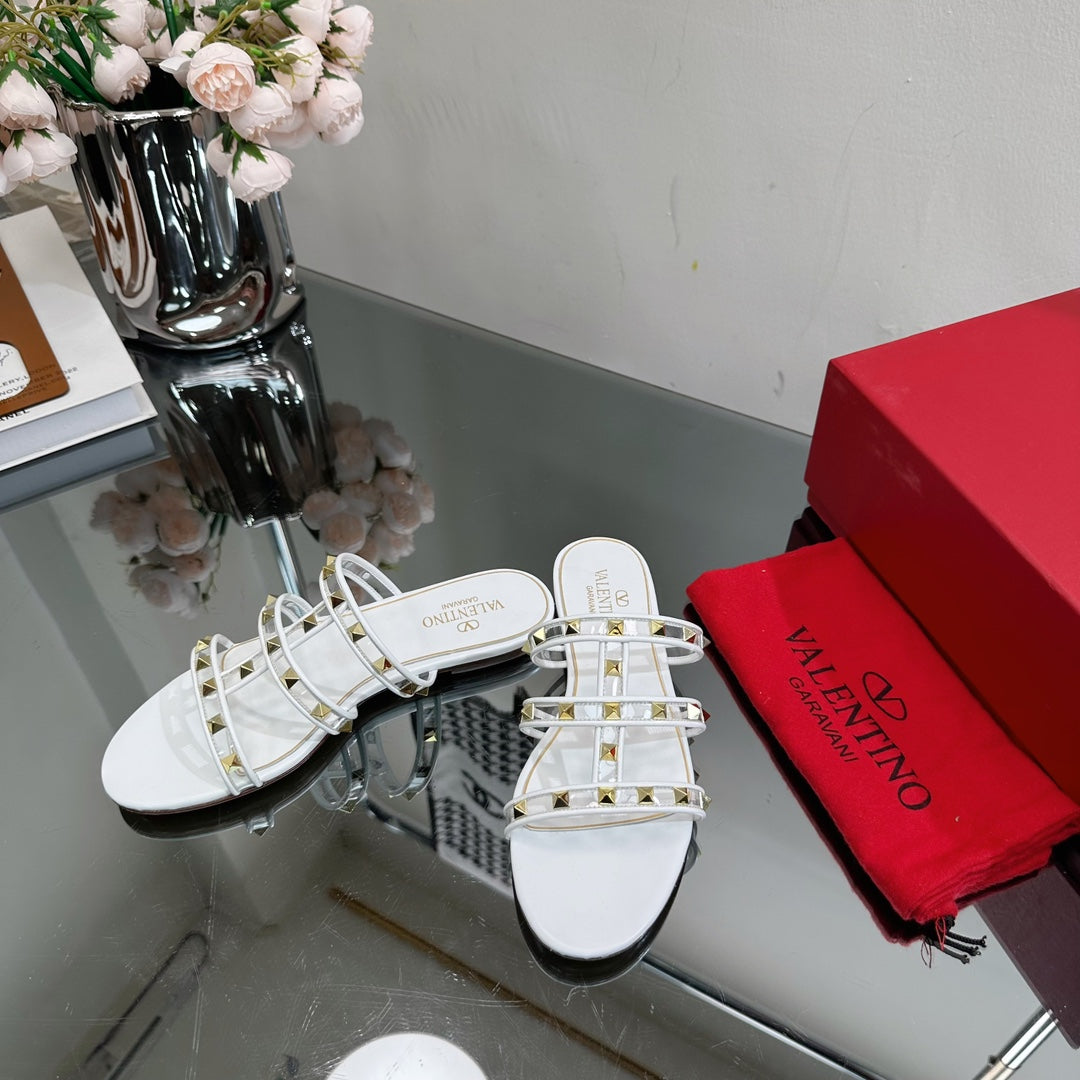 VT 25 Rockstud Flat Sandals White PVC Sheepskin 331947