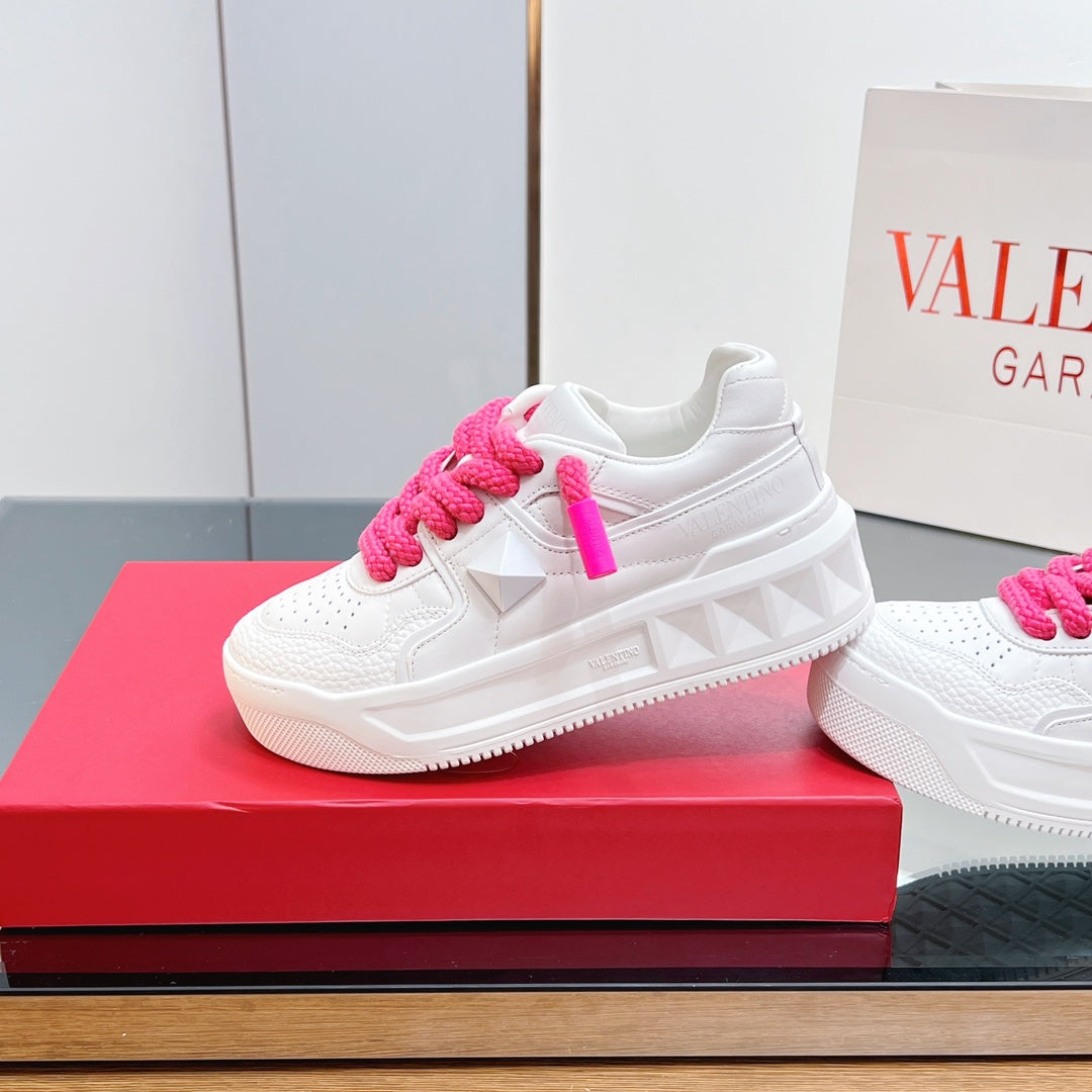 VT 2025 Garavani Sneakers White Pink Cowhide 546989