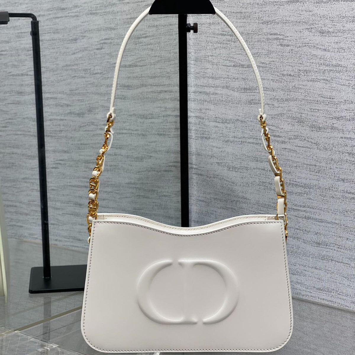 HOBO SIGNATURE 23 BAG IN WHITE LAMBSKIN