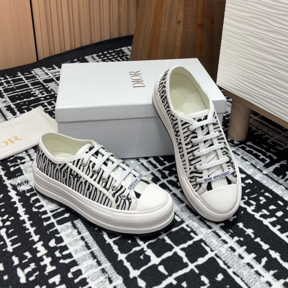 CD Walk'n'Dior Platform Sneaker Black Miss Canvas