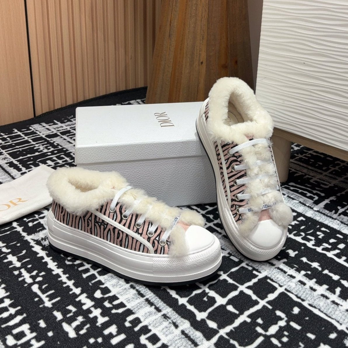 CD Walk'n'Dior Platform Sneaker Pale Pink Canvas And Fleece Lining