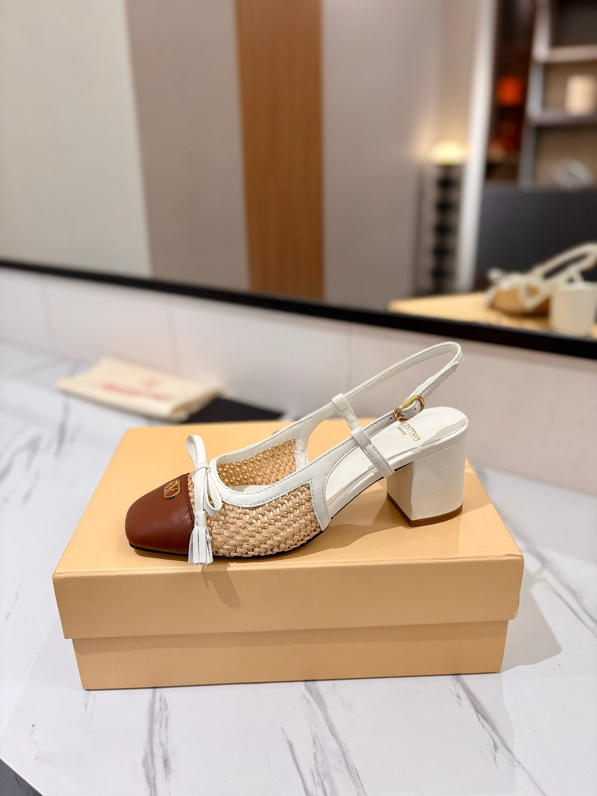 VT 26s Valet Du Roi Slingback 6cm White Brown Raffia Leather 985451