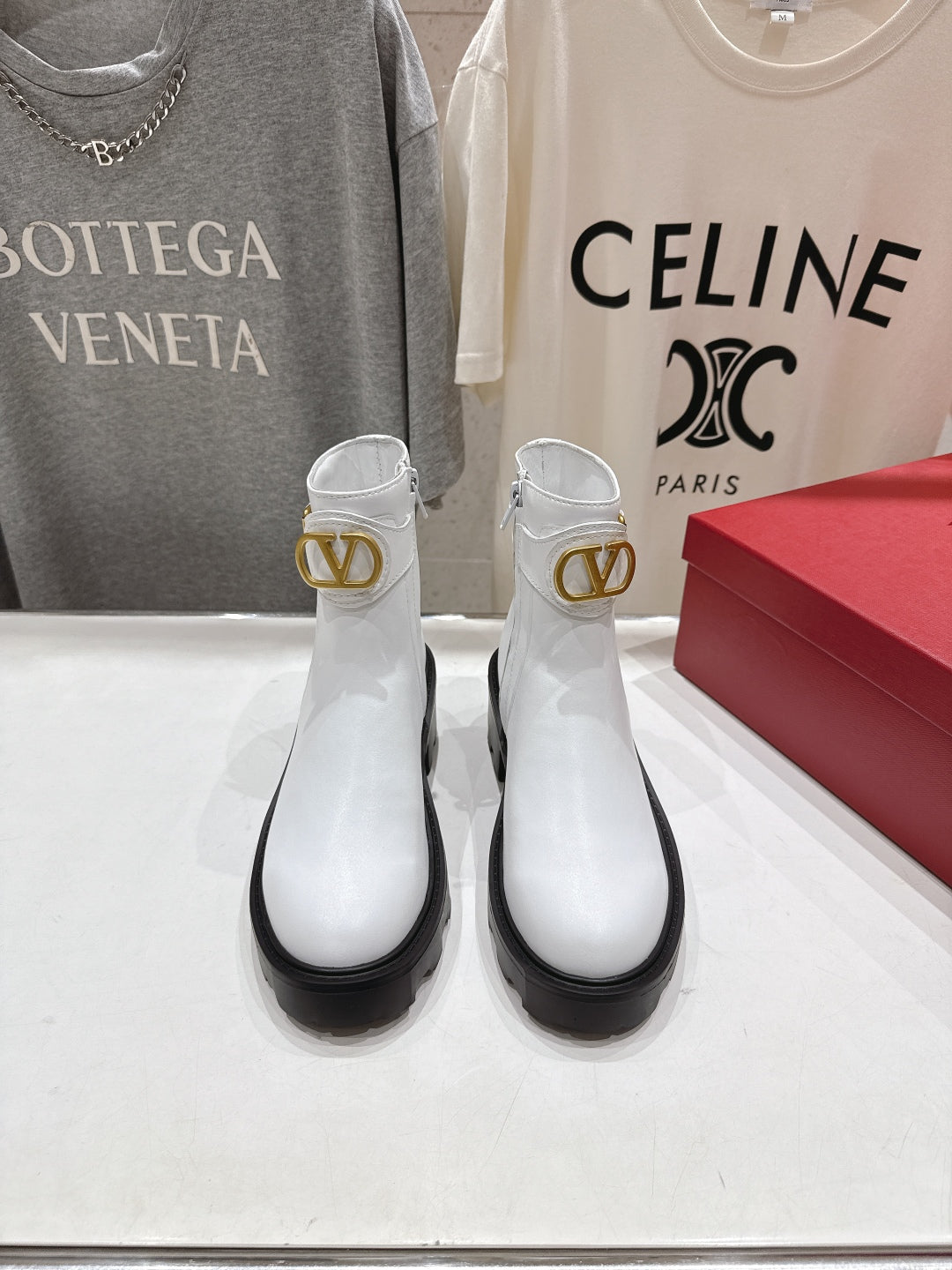 VT short boots white calfskin 174439