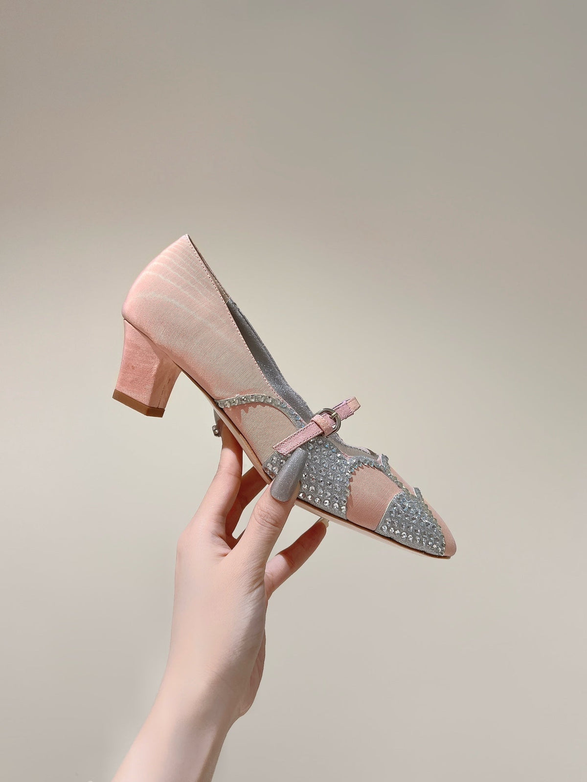 VT Bowow Embellished Pumps 45mm Light Pink Fabric 659204