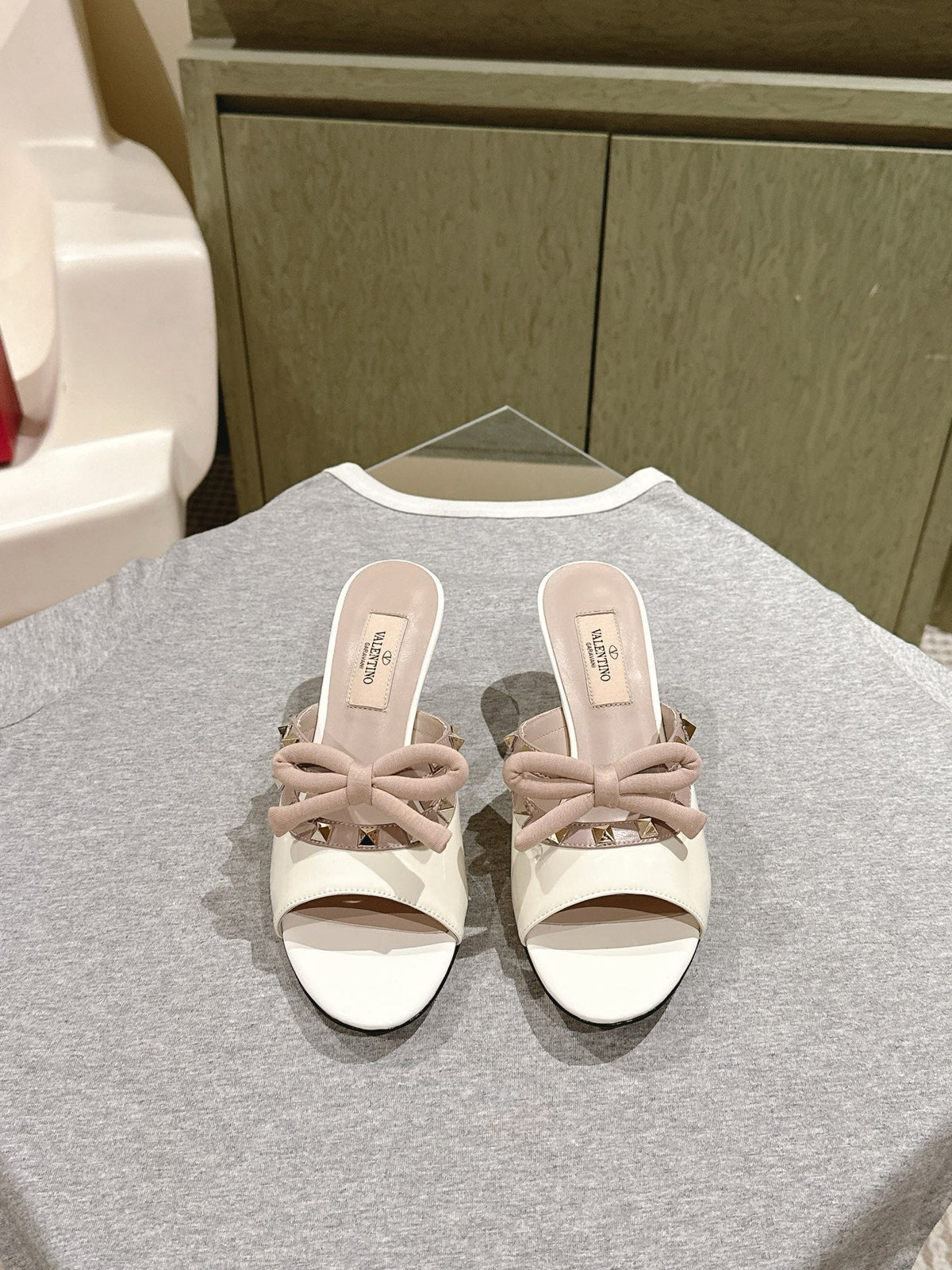 VT Rockstud Sandals 6cm White Patent Leather 659207