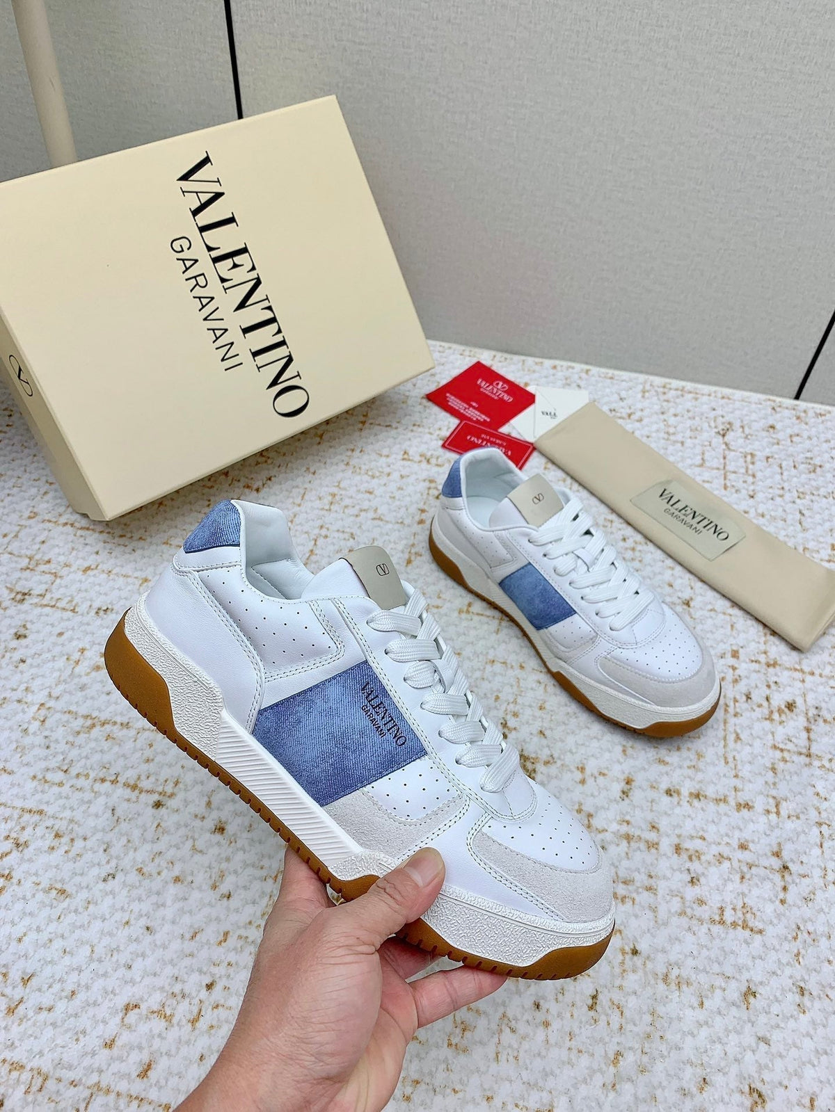 VT 25 Low Top Garavani Sneaker Denim White Cowhide