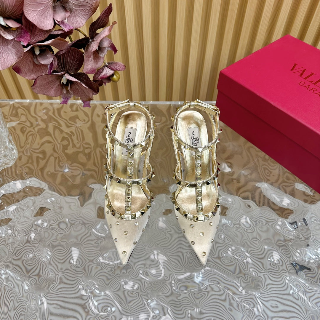 ROCKSTUD MIRROR-EFFECT PUMP WITH MATCHING STRAPS AND STUDS 95 MM GOLD CALFSKIN AND MESH