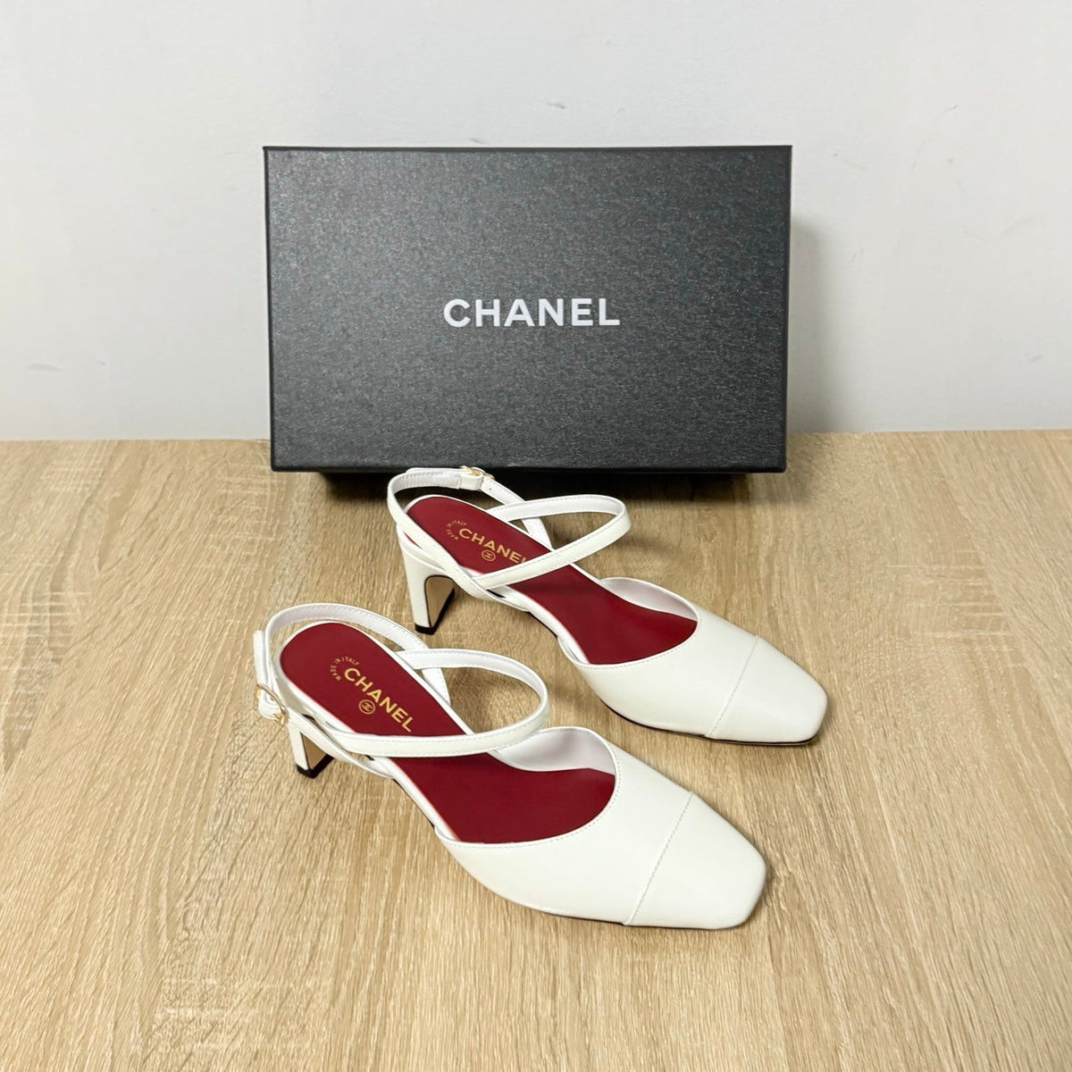 CC Métiers d’art 2026 Slingbacks 6.5cm White Patent Calfskin 865639