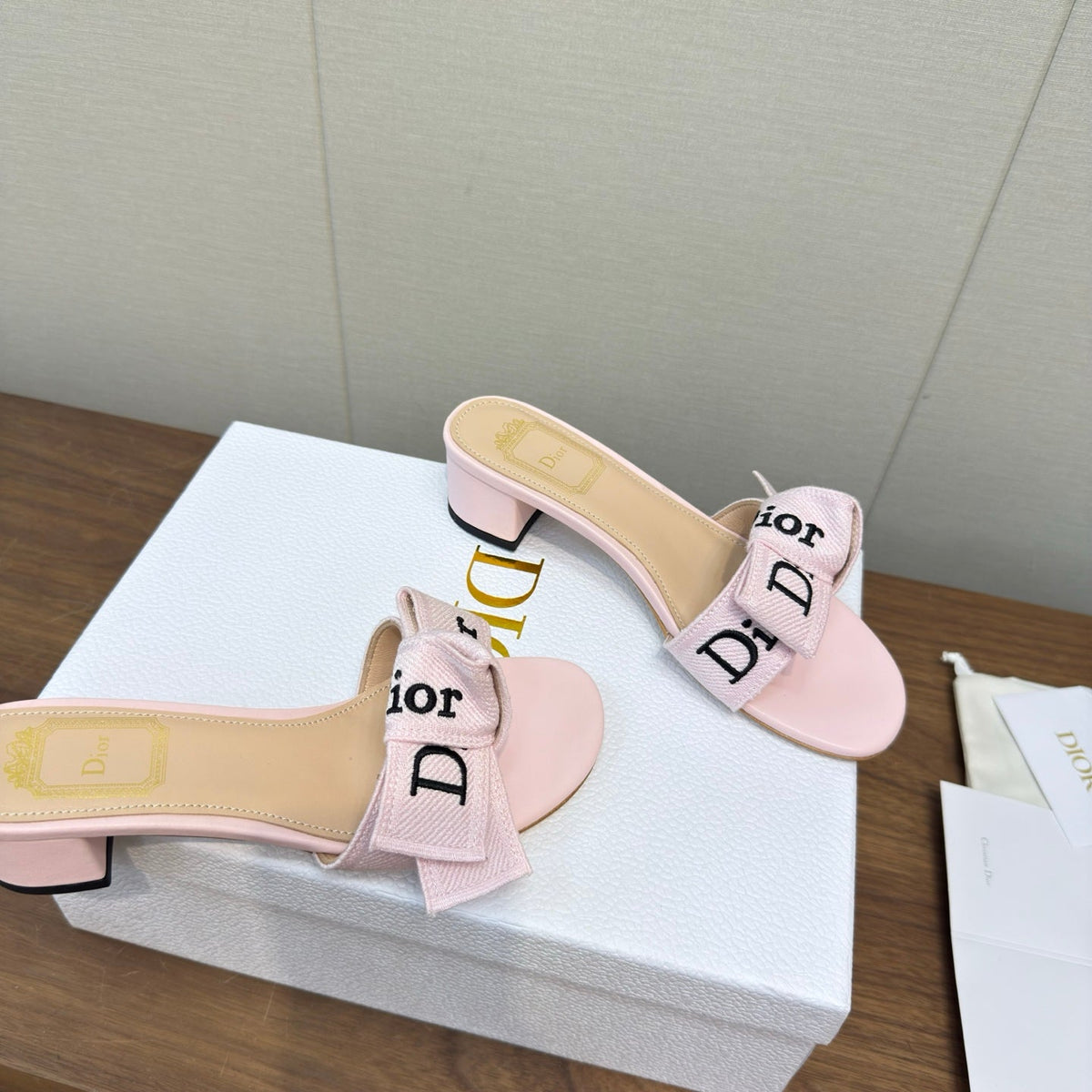 CD 26s J'Adior Chunky Heel 4.5cm Light Pink Canvas Lambskin 922454