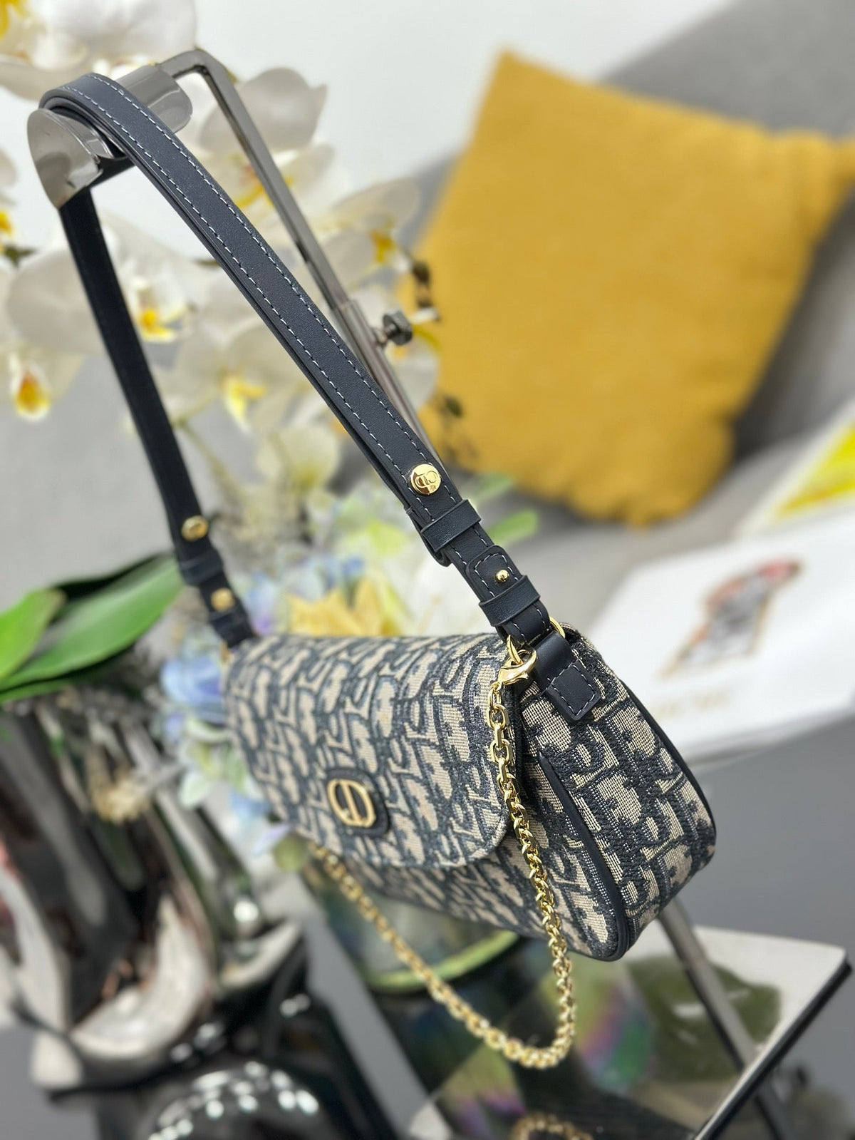 CD D-Vine's new chain bag 22 blue oblique fabric