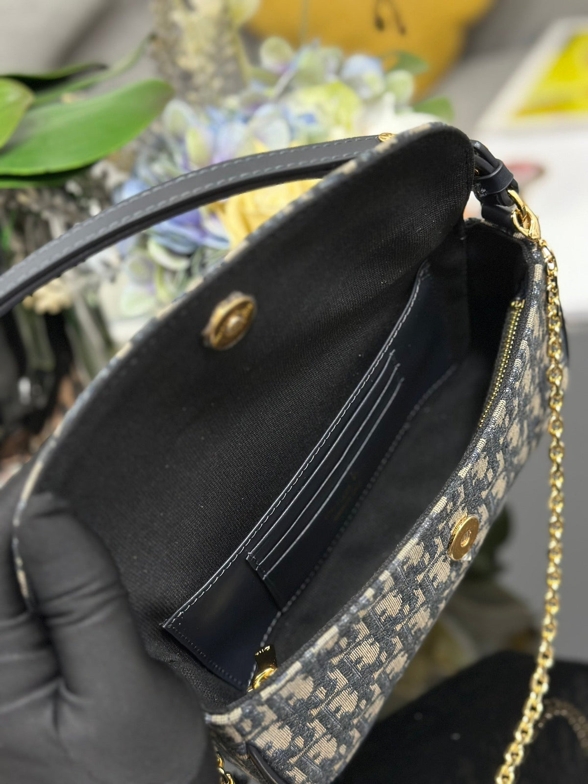 CD D-Vine's new chain bag 22 blue oblique fabric