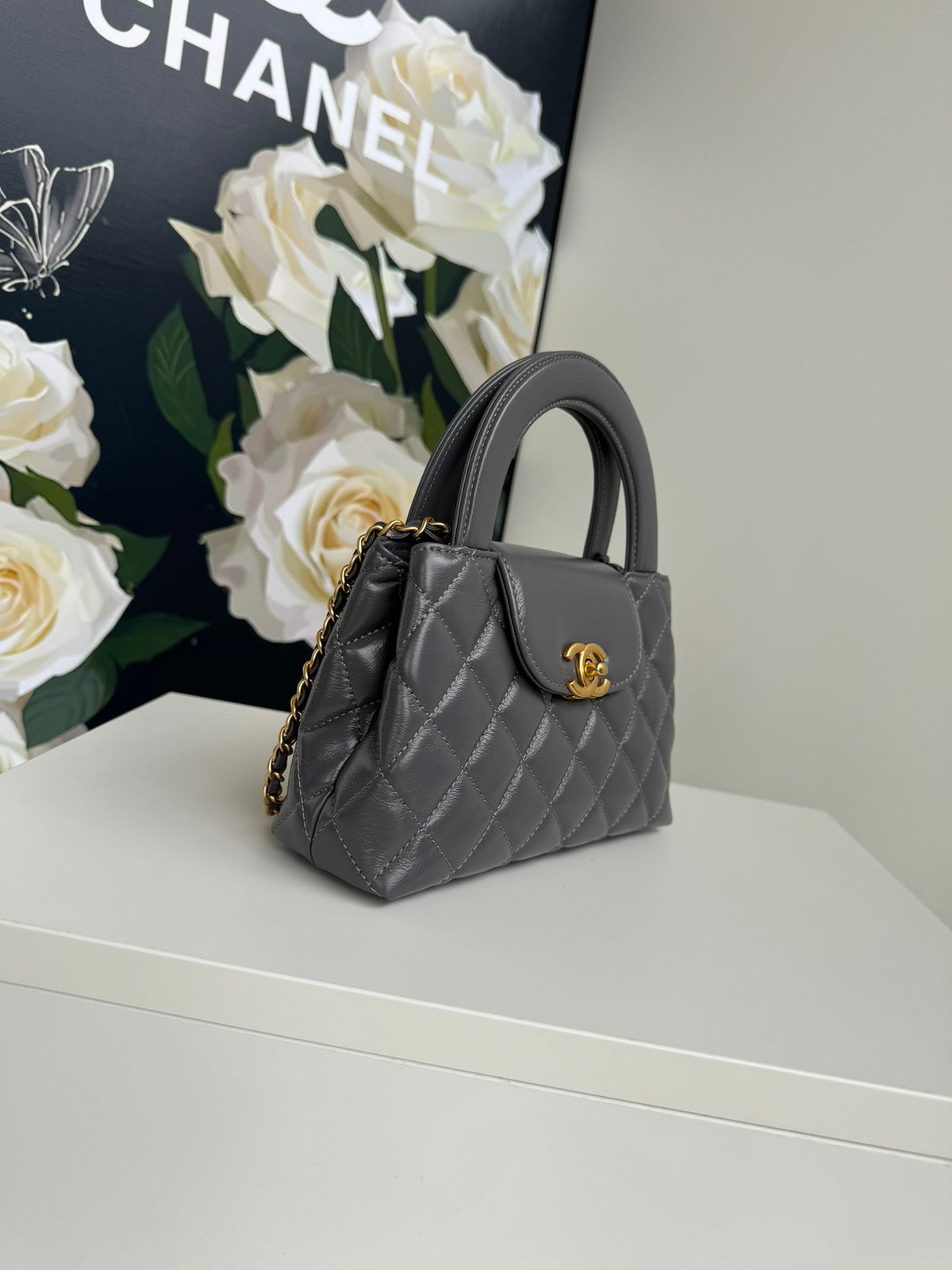 cc 24a nano 19cm kelly shopper bag smoke gray lambskin