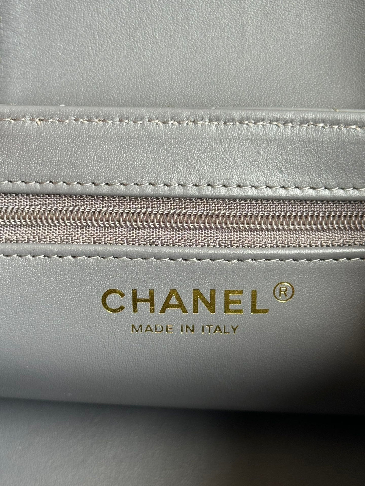 cc 24a nano 19cm kelly shopper bag smoke gray lambskin