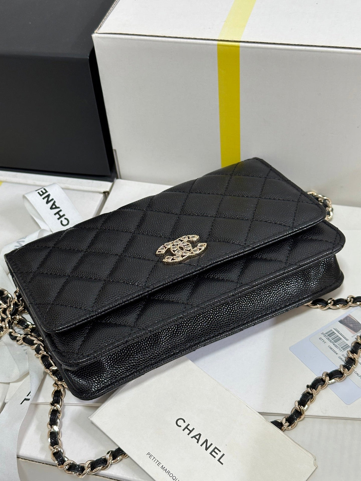 CC 25P Wallet On Chain 19cm Black Cowhide Heart Rhinestone 243601