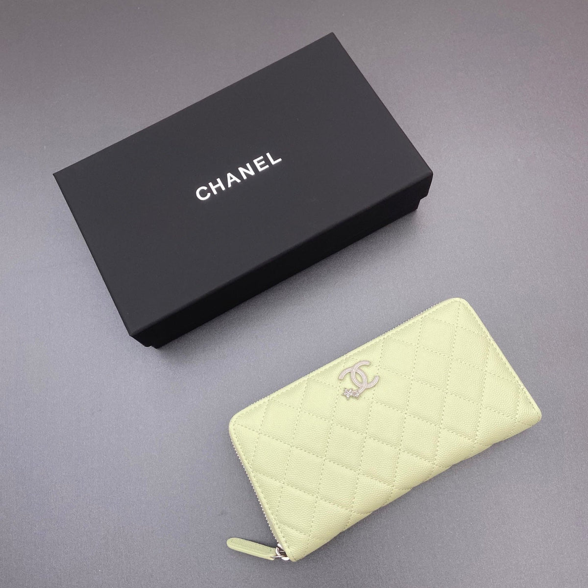 Chanel 25 Long Zipped Wallet With Star Logo 19cm Grained Calfskin 325084