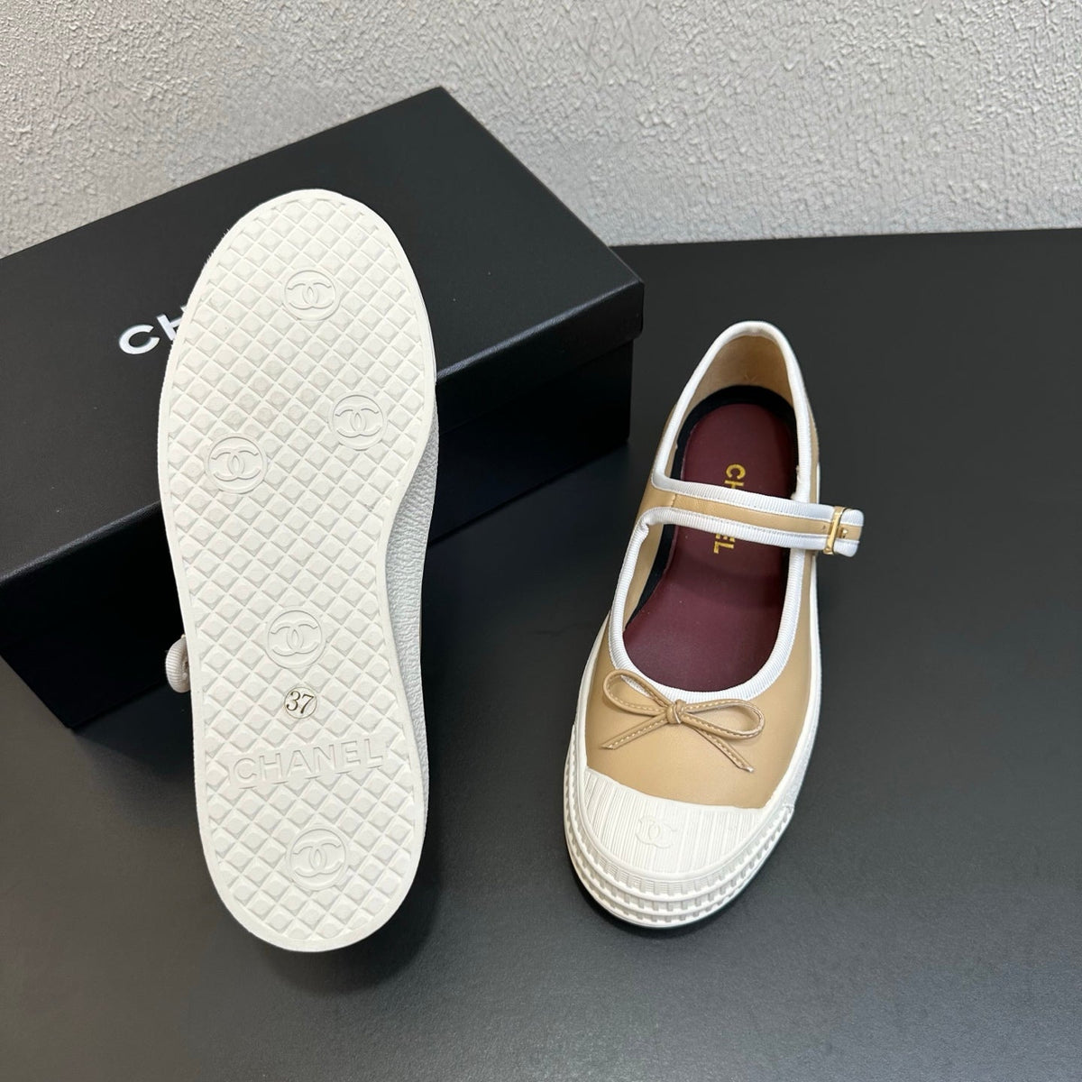 CC 26s Mary Jane Flat Beige White Lambskin 846328