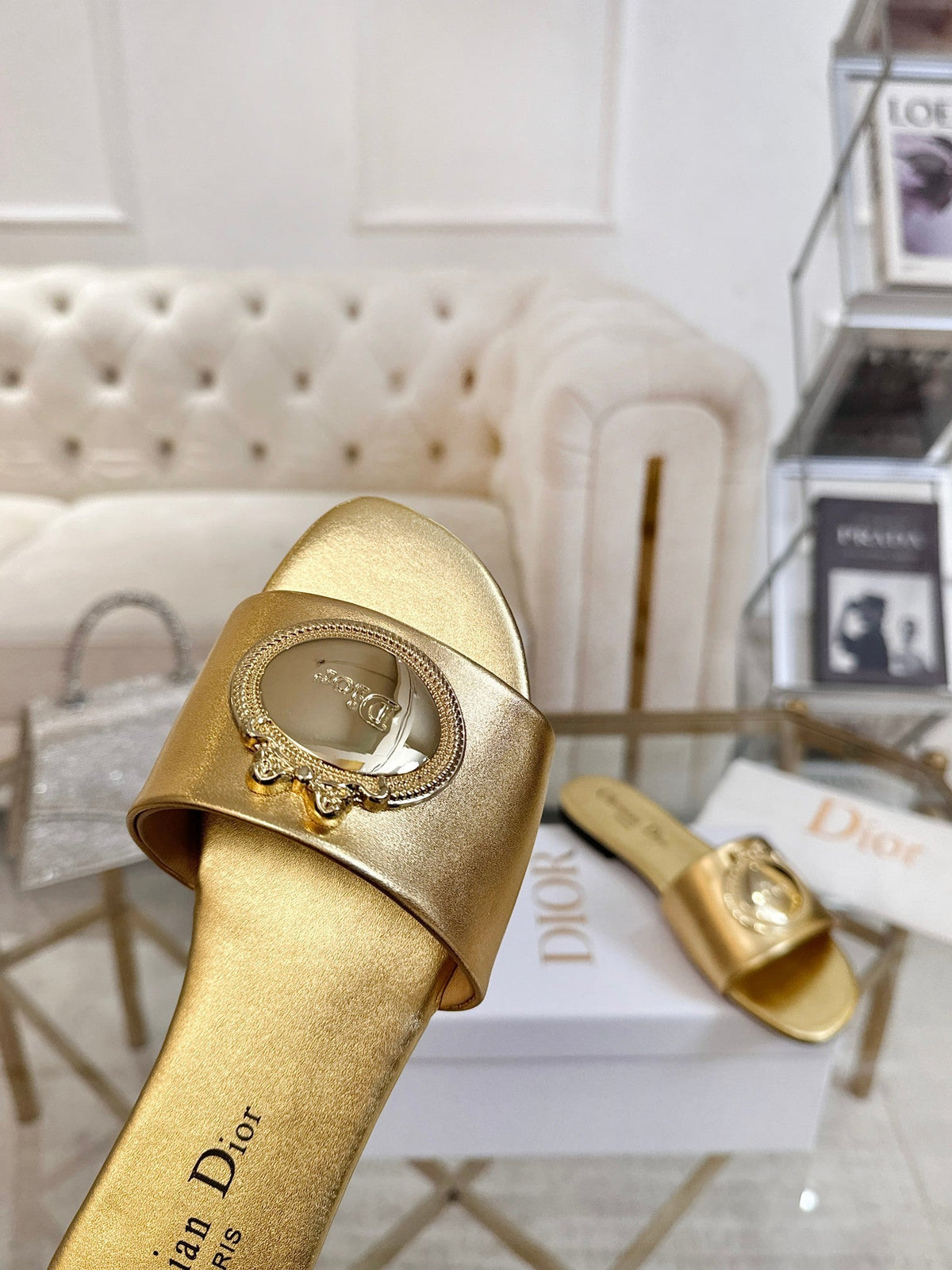 CD 26s Sandals Gold Leather 667116