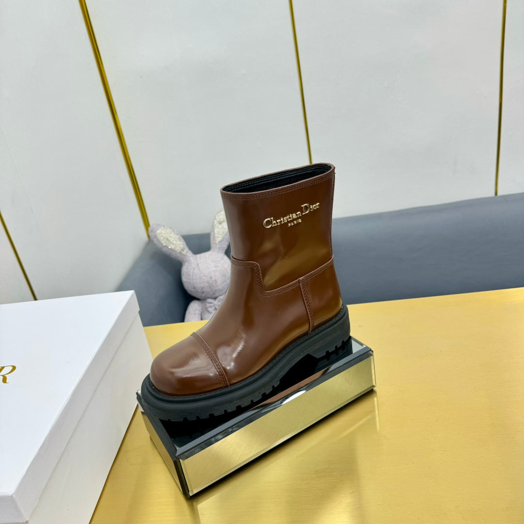 CD Ankle Boot In Glossy Brown Red Cowhide 111760