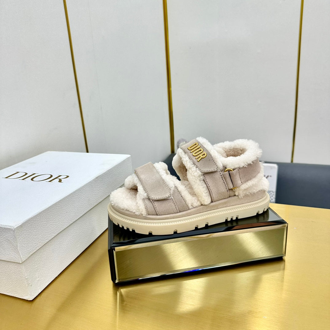 Dioract Sandal In Light Grey Suede And Wool Fleece Lining 111044
