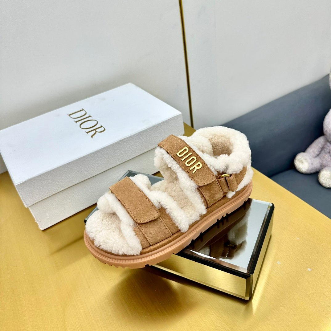 Dioract Sandal In Brown Suede And Wool Fleece Lining 111048