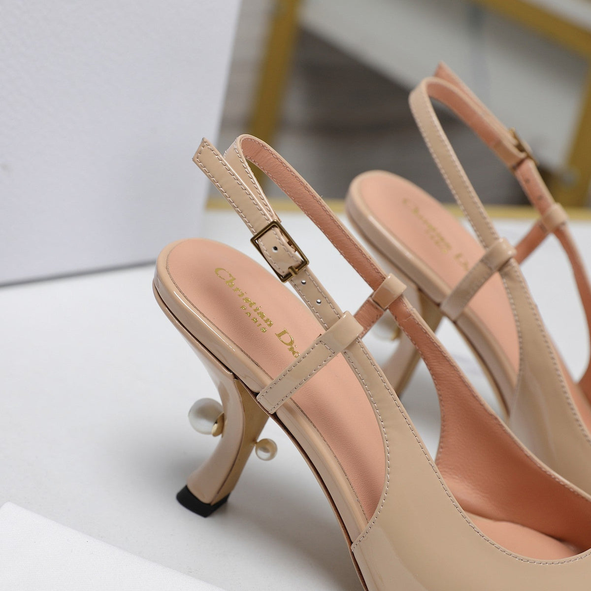 CD Tribales Slingback Pump Glossy Beige Cowhide