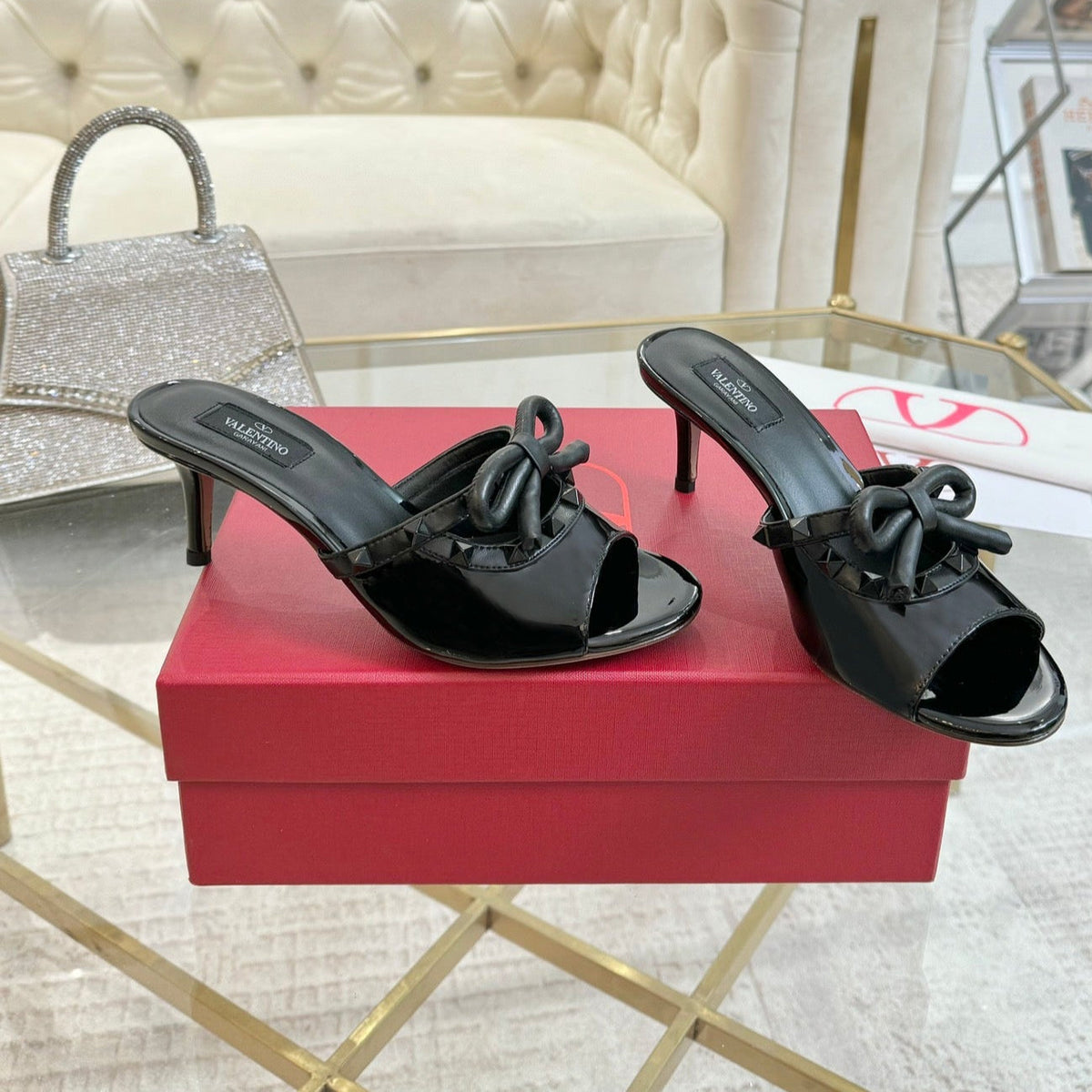 VT 25 Rockstud Bow Mule Black Patent Leather 342075