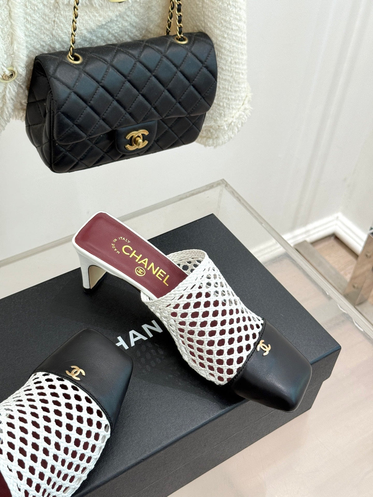 CC 26s Square-Toe Sandals Black White Distinct Woven 887976