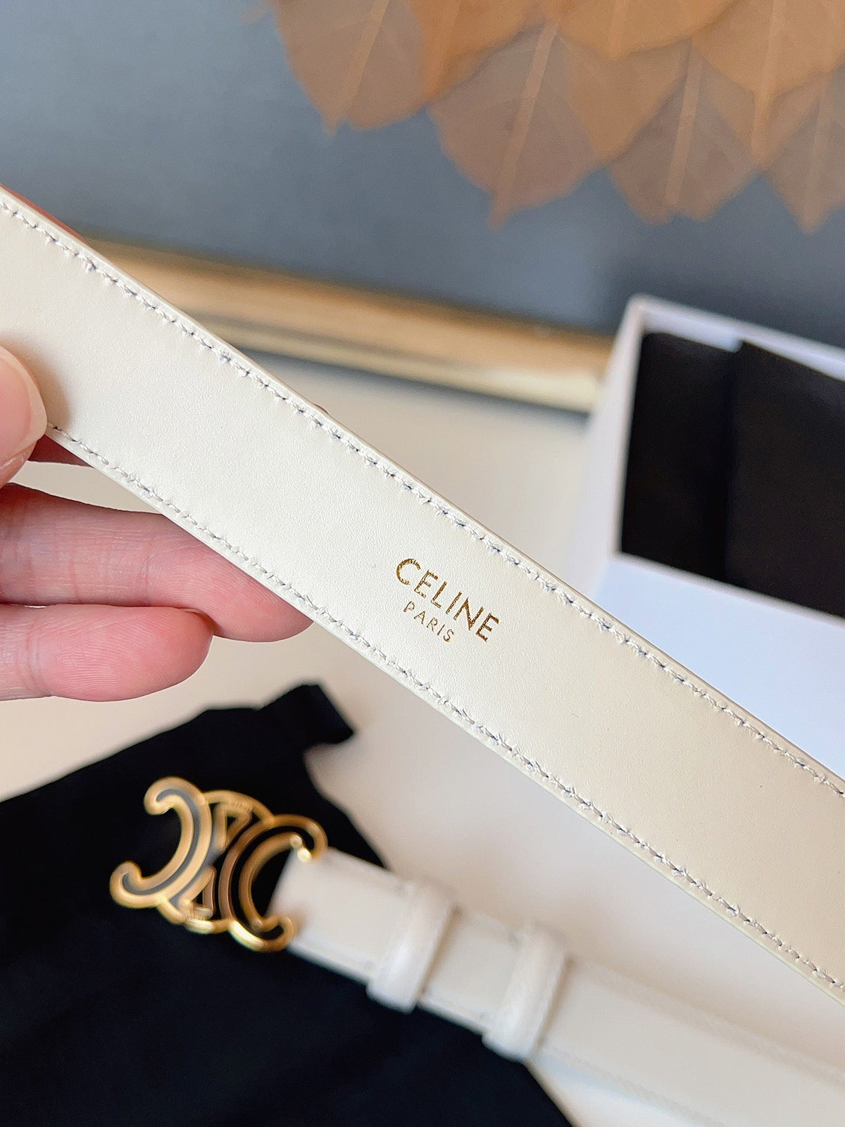 CELINE 26S BELT 25 MM IN CREAM WHITE CALFSKIN 631344