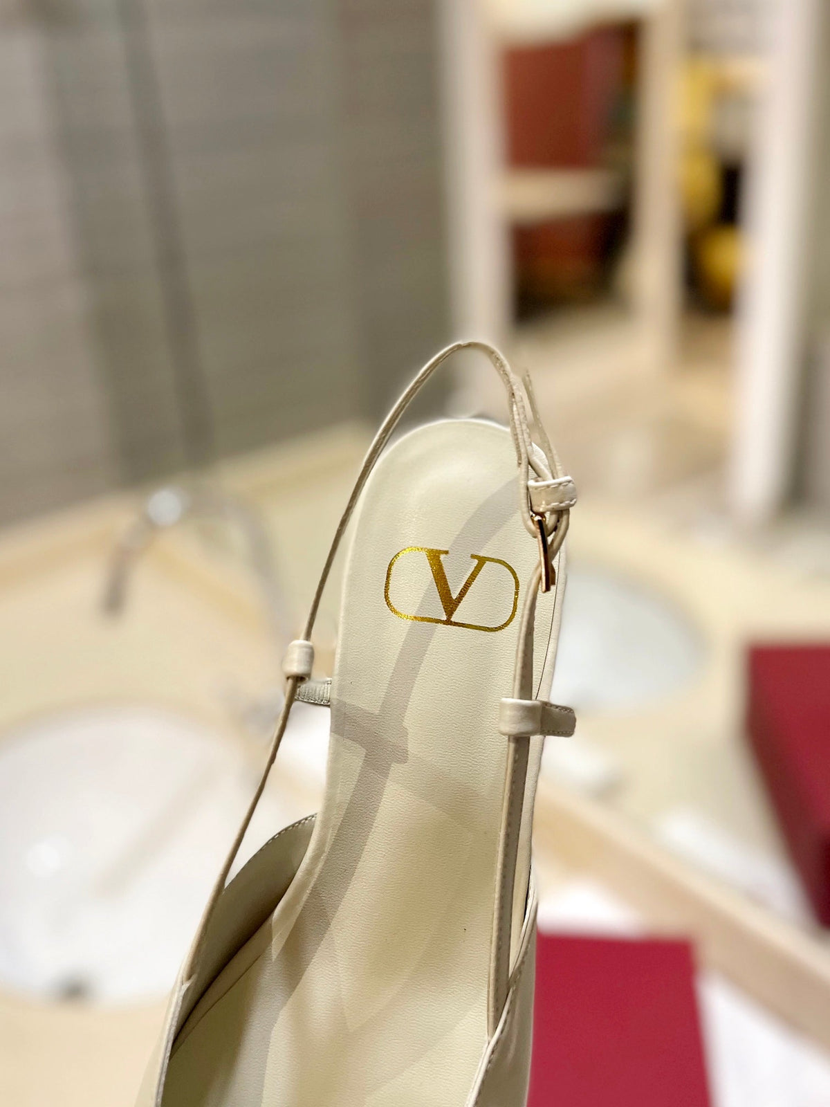 VLOGO WHITE LEATHER SLINGBACK FLATS