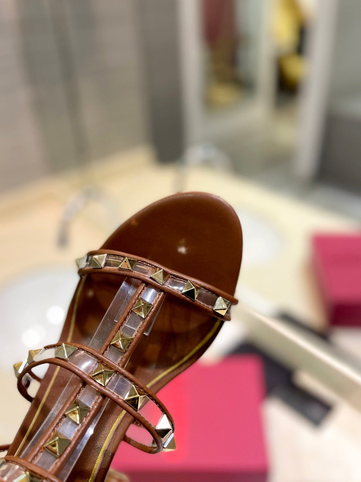 ROCKSTUD SANDAL WITH STRAP IN BRONZE BROWN CALFSKIN 60 MM