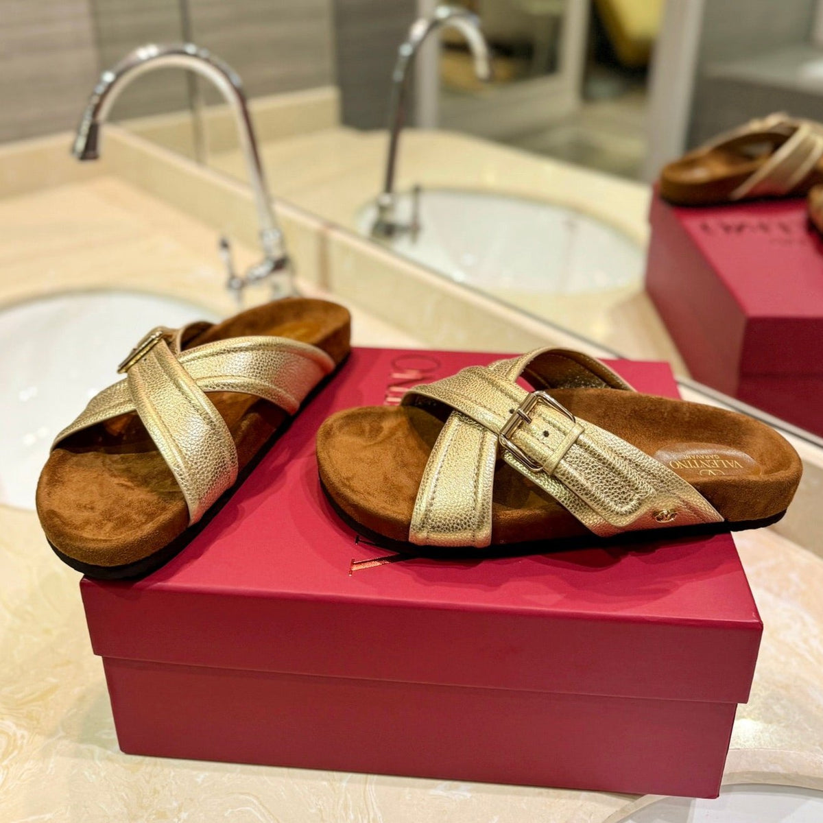 CROSSOVER - STRAP GOLD CALFSKIN SLIDE