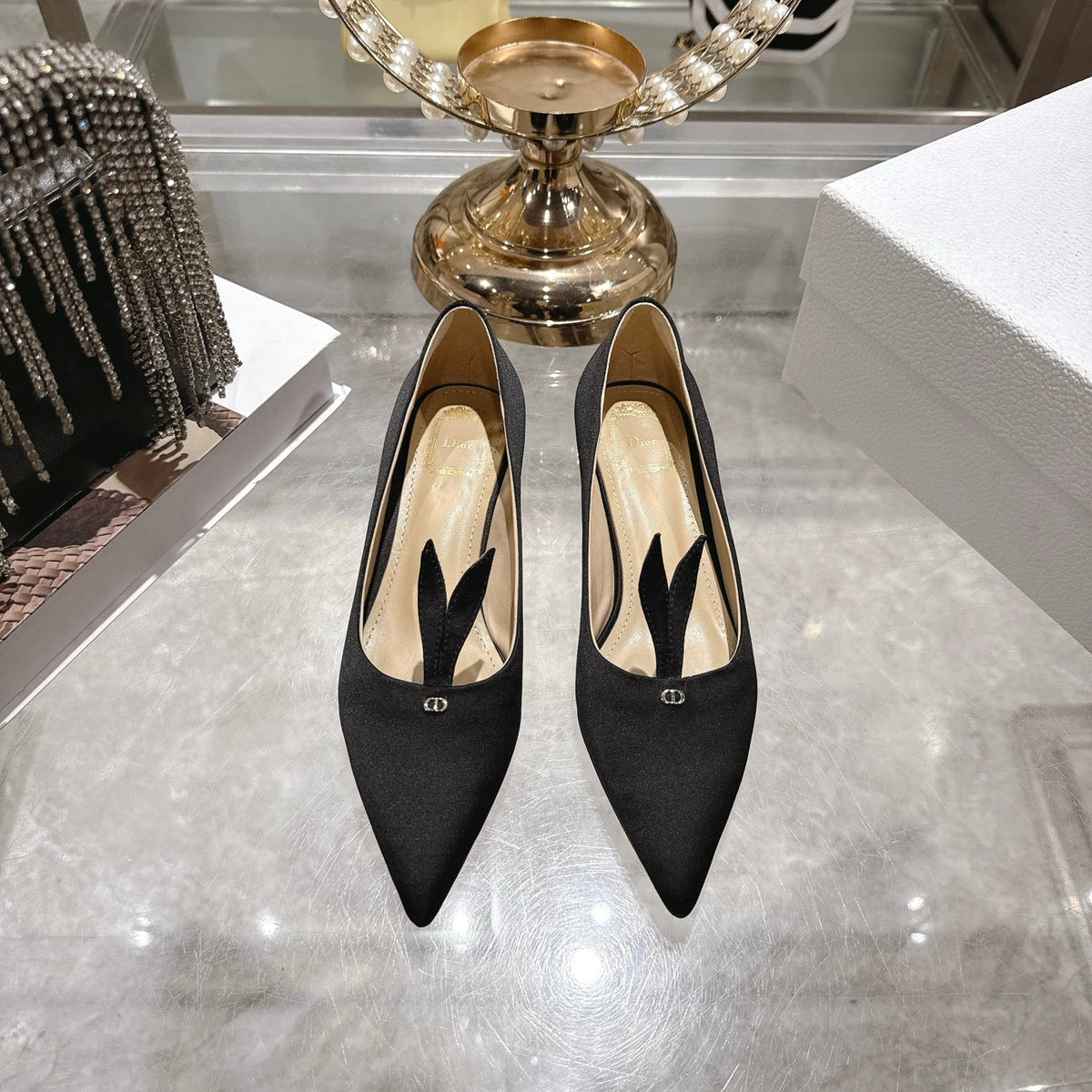 CD 26 Pump 35mm Black Silk Satin 592204