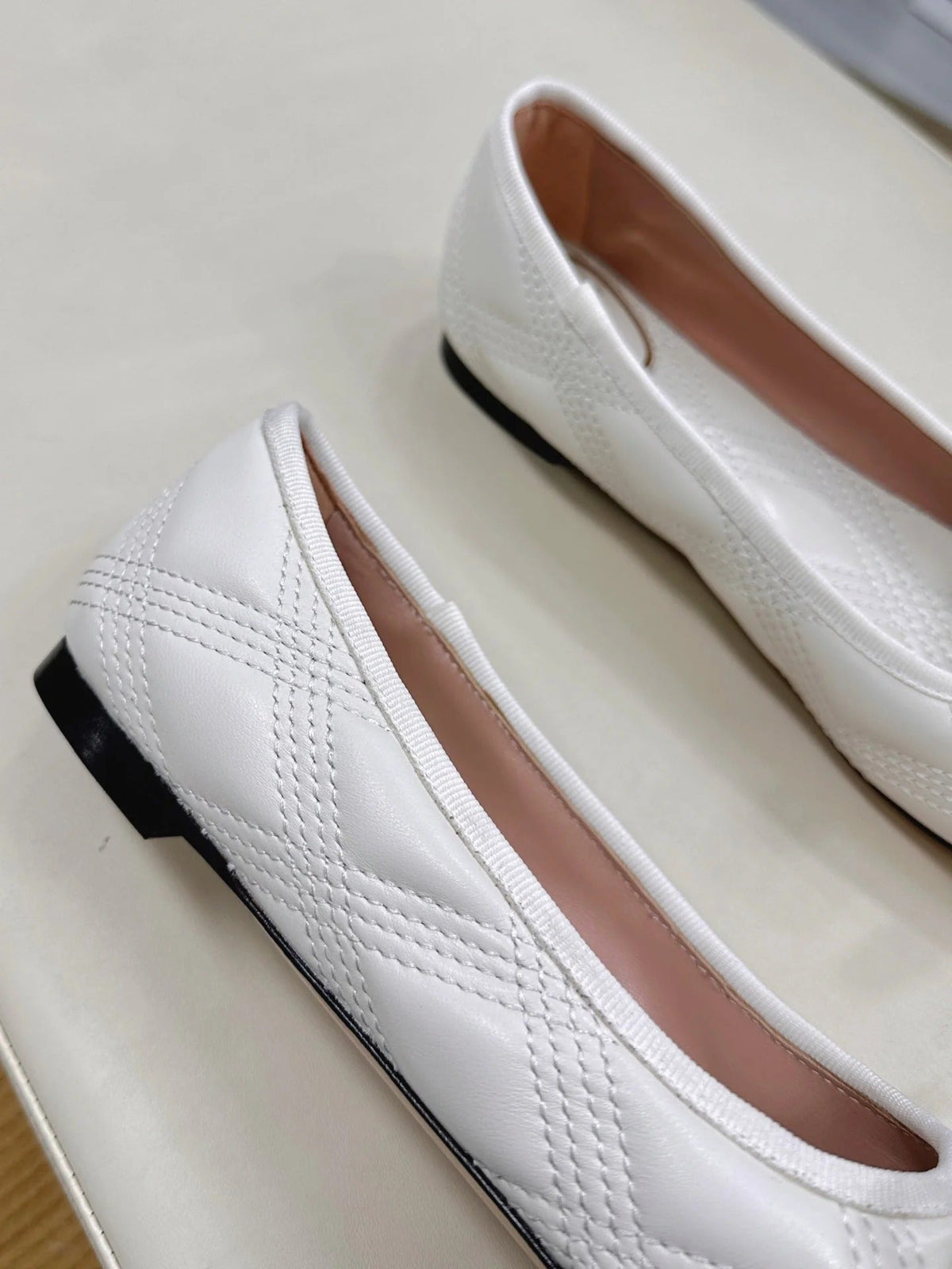 VLTN CLASSIC BALLET FLATS 25S IN WHITE CALFSKIN WITH BOW