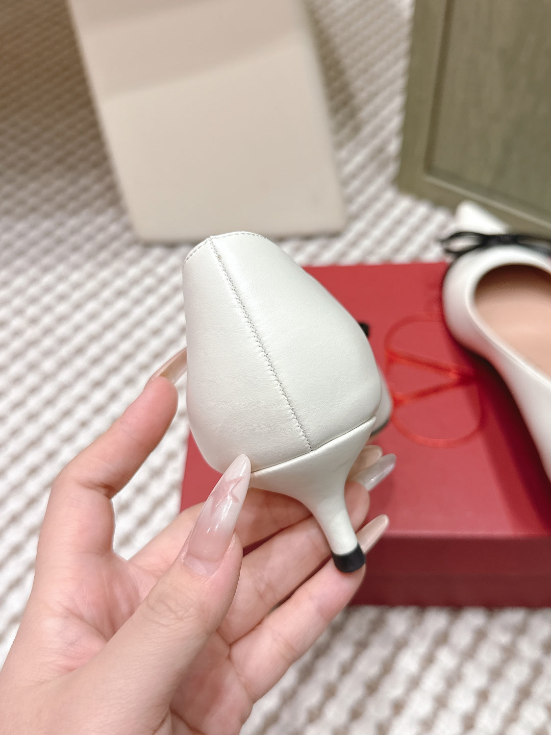 VT 26s Pump 45 White Genuine Leather 612253