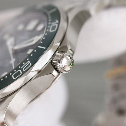SEAMASTER DIVER 300 CUSTOM GREEN DIAL