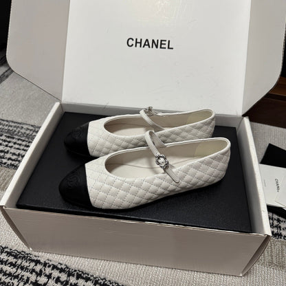 CC 25SS Mary Jane Quilted White Black Lambskin Leather 862433