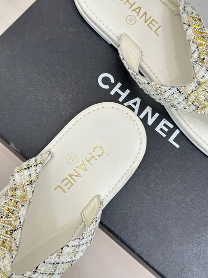CC Crystal Logo Platform Thong Sandals Flat White Tweed 887779