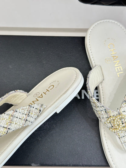 CC Crystal Logo Platform Thong Sandals Flat White Tweed 887779